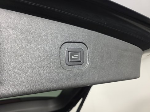 Used 2017 Chevrolet Equinox LT w/ Convenience Package image 33