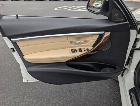 Used 2017 BMW 330i xDrive Wagon image 13