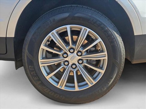 Used 2018 Cadillac XT5 Luxury image 25