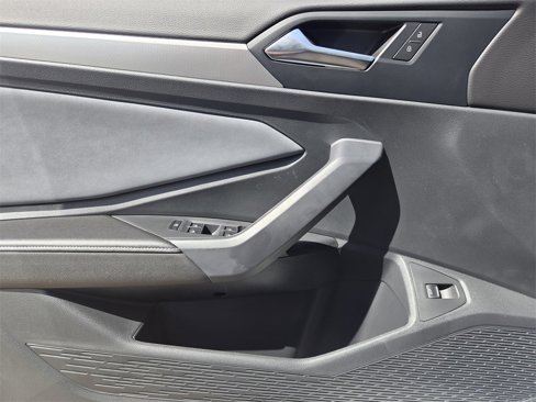 New 2025 Volkswagen Jetta SE image 17