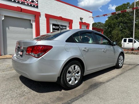 Used 2013 Chevrolet Cruze LS image 11
