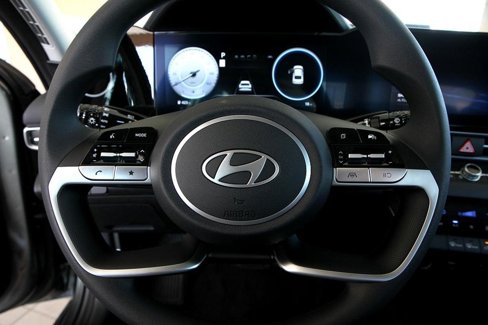 Used 2024 Hyundai Elantra SEL image 13