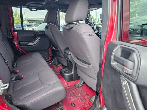 Used 2013 Jeep Wrangler Unlimited Sport image 13