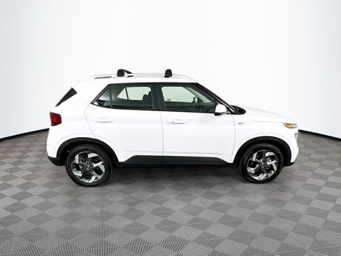 Certified 2025 Hyundai Venue SEL image 4