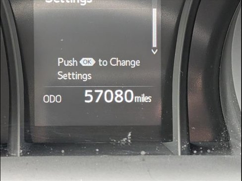Used 2022 Toyota Camry SE image 10