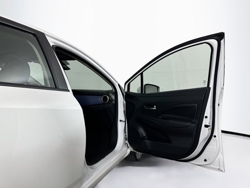 Used 2024 Nissan Versa SV image 30