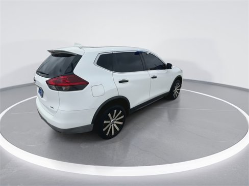 Used 2018 Nissan Rogue S image 11