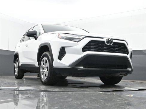 Used 2023 Toyota RAV4 LE image 23