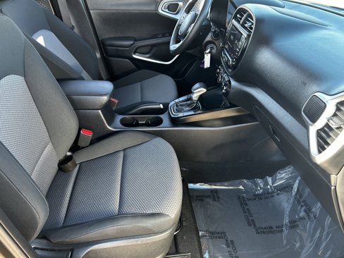 Used 2023 Kia Soul LX w/ LX Technology Package image 10