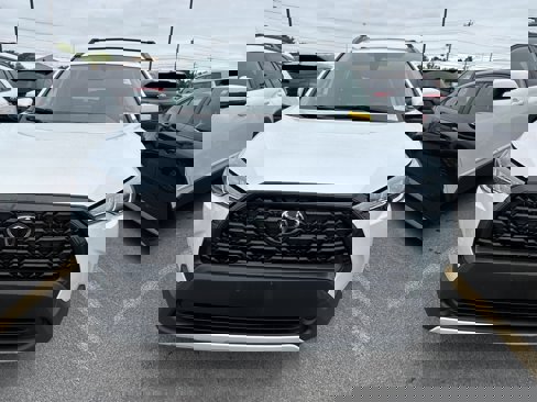 Used 2022 Toyota Corolla Cross LE w/ Moonroof Package image 3