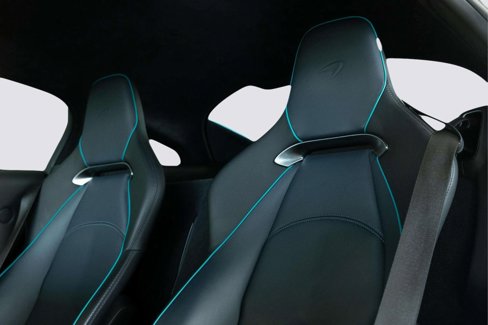 Used 2023 McLaren Artura image 26