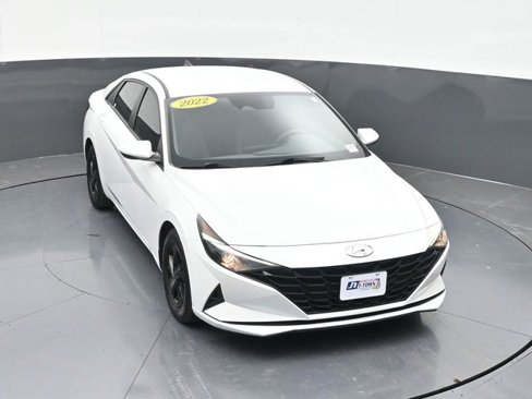 Used 2022 Hyundai Elantra SE image 64