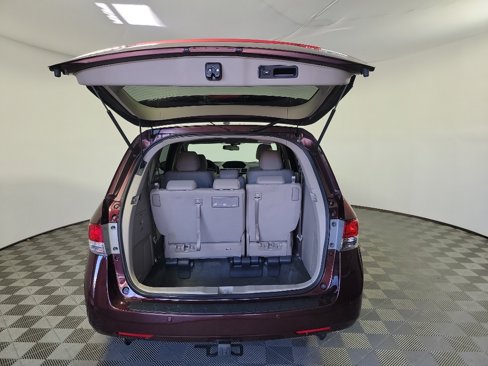Used 2014 Honda Odyssey Touring Elite image 6