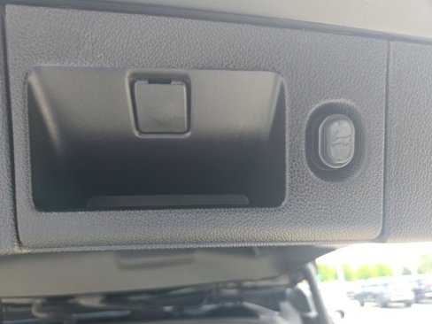 Used 2019 Cadillac Escalade Premium Luxury image 18