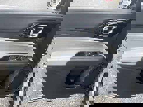 Used 2024 Jeep Compass Limited image 22