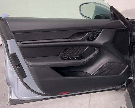 Used 2023 Porsche Taycan image 14