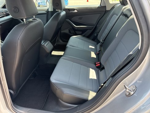 Used 2025 Volkswagen Jetta SE image 22