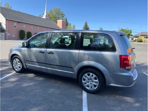 Used 2016 Dodge Grand Caravan American Value Package w/ UConnect Hands-Free Group image 22