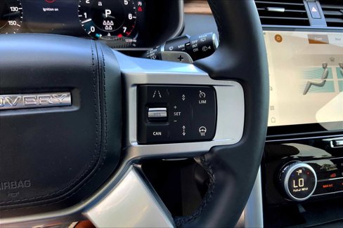 Used 2025 Land Rover Discovery Dynamic SE image 22