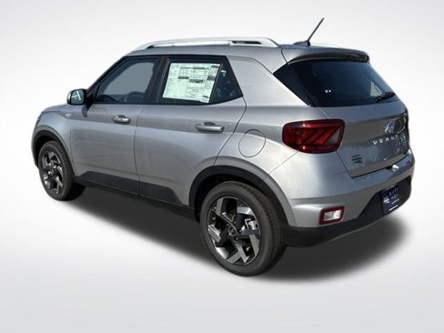 New 2025 Hyundai Venue SEL image 3