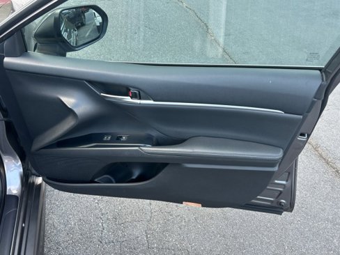 Used 2020 Toyota Camry XSE image 48