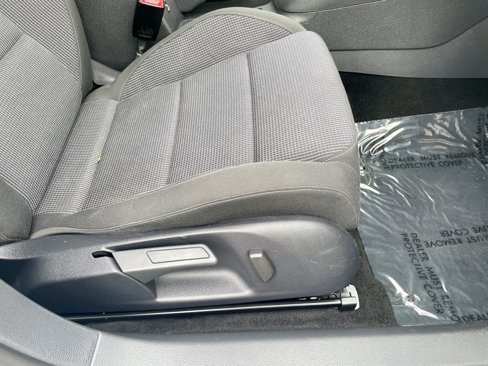 Used 2012 Volkswagen Golf TDI image 11