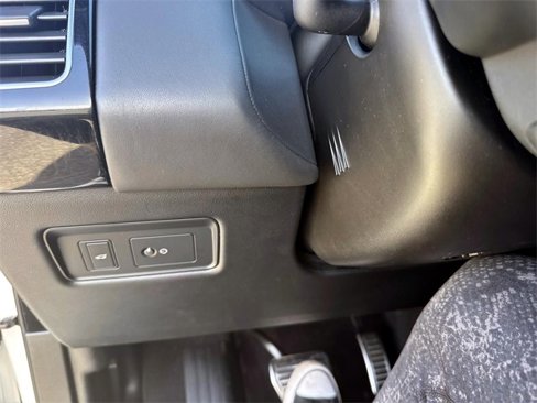 Used 2020 Land Rover Range Rover Sport HST image 29
