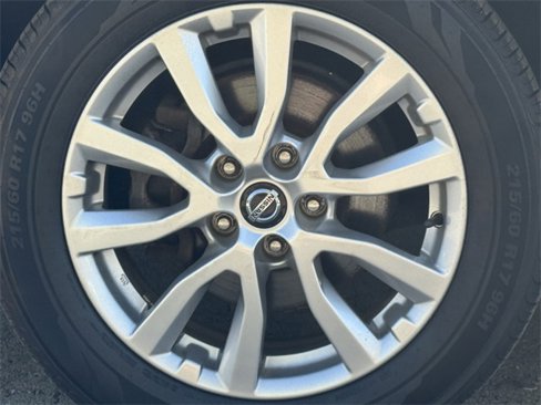 Used 2021 Nissan Rogue Sport SV image 14
