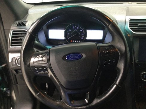 Used 2017 Ford Explorer XLT w/ Equipment Group 202A image 18
