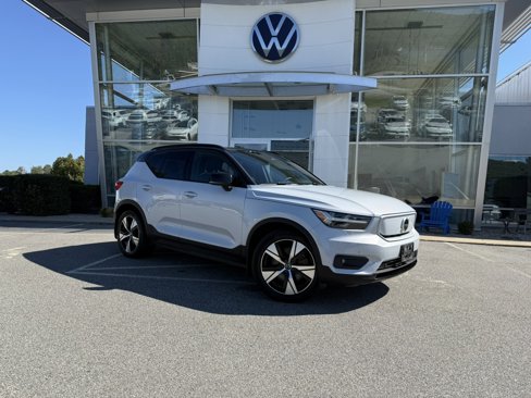 Used 2021 Volvo XC40 P8 Recharge image 1