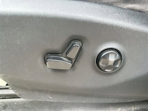 Used 2017 Chrysler Pacifica LX image 35
