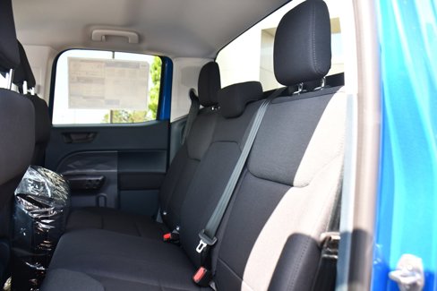 New 2025 Ford Maverick XL image 18