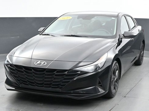 Used 2021 Hyundai Elantra SEL image 3