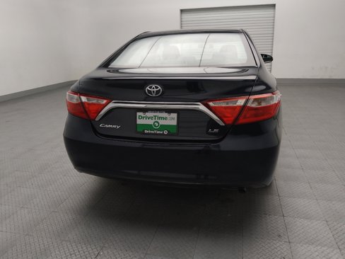 Used 2016 Toyota Camry LE image 7