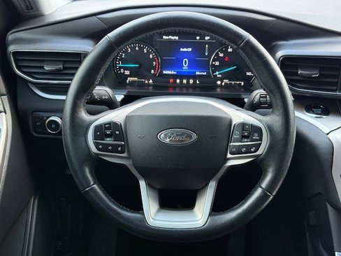 Used 2022 Ford Explorer XLT w/ Equipment Group 202A image 28