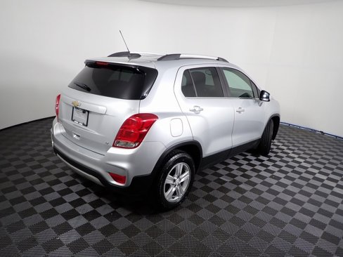 Used 2019 Chevrolet Trax LT w/ LT Convenience Package image 15