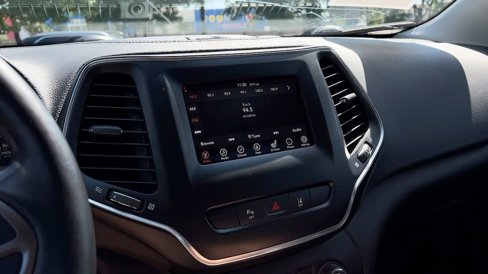 Used 2021 Jeep Cherokee Latitude Plus image 28