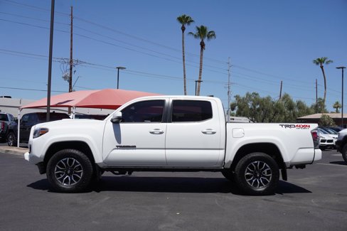 Used 2022 Toyota Tacoma TRD Sport image 2