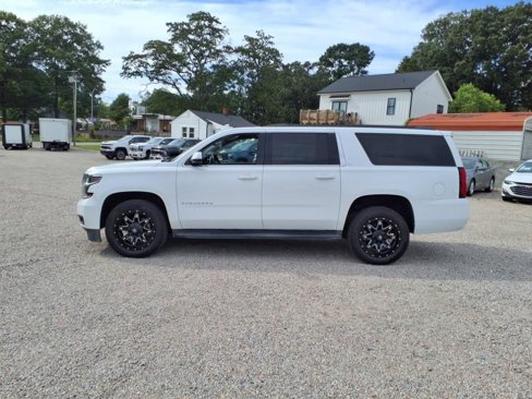 Used 2019 Chevrolet Suburban LT image 4