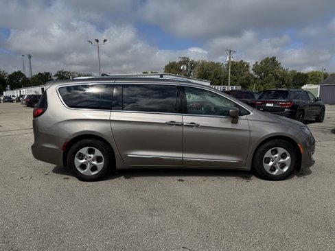 Used 2017 Chrysler Pacifica Touring-L Plus image 9