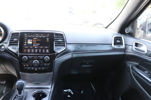 Used 2020 Jeep Grand Cherokee Limited w/ Luxury Group II image 18