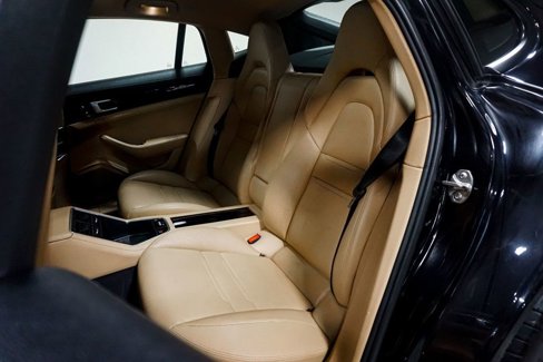 Used 2018 Porsche Panamera image 33
