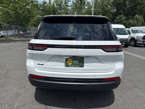 Certified 2022 Jeep Grand Cherokee Altitude image 16