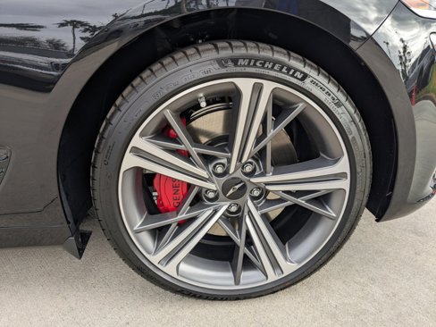 Certified 2024 Genesis G70 3.3T Advanced image 9