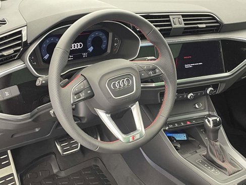 New 2025 Audi Q3 2.0T Premium Plus image 4