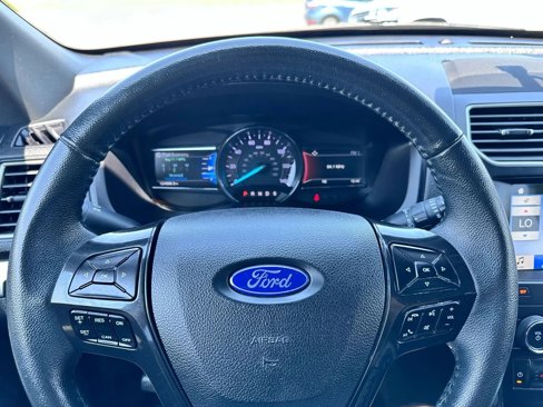 Used 2018 Ford Explorer XLT w/ Equipment Group 202A image 17