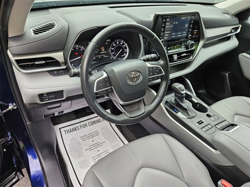 Used 2022 Toyota Highlander XLE image 8