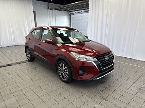 Used 2024 Nissan Kicks SV image 3