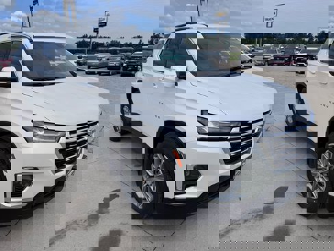 Used 2022 Chevrolet Traverse LT w/ LPO, Floor Liner Package image 1