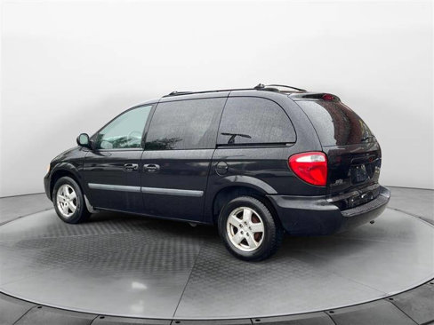 Used 2006 Dodge Caravan SXT image 3